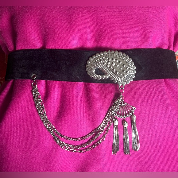 Bob Mackie Accessories - Vintage 1980’s Bob Mackie Black Cinch Belt with Silver Chain